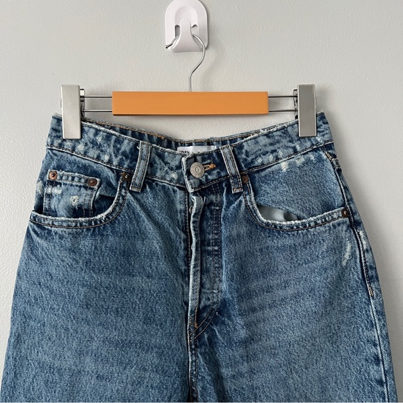 Zara HW Medium-washed Denim Straight-leg Jeans Button-up closure - Size 2 - Picture 2 of 7